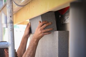 Chantier d'isolation des façades.
