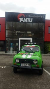 Vieille voiture TANTU.