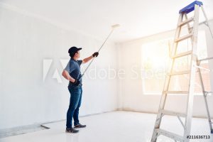Photo d'un chantier de peinture intérieure.