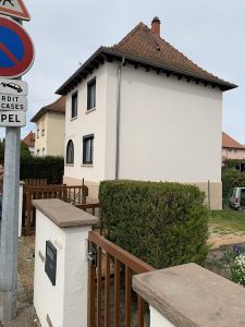 Chantier d'isolation extérieure et traitement de toiture dans le 67.