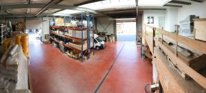 Photo panorama du hangar.