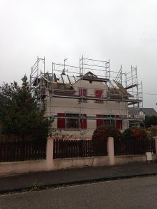 Chantier de couverture et ravalement de façade dans le 67.
