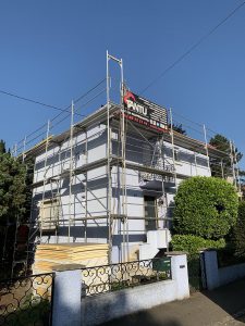 Chantier de toiture, isolation extérieure avec ravalement de façade dans le 67.