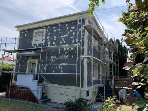 Chantier de toiture, isolation extérieure avec ravalement de façade dans le 67.