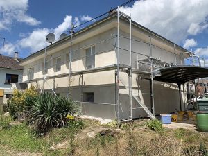 Chantier d'isolation extérieure et construction d'une terrasse dans le 67.