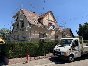 Chantier de ravalement de façade et traitement de la toiture dans le 67.