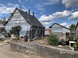 Chantier d'isolation extérieure et ravalement de façade dans le 67.