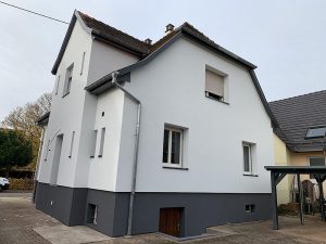 Chantier d'isolation extérieure avec ravalement de façade dans le 67.