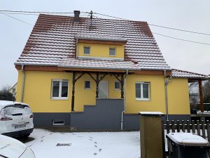 Chantier d'isolation extérieure avec ravalement de façade dans le 67.