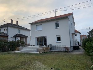 Chantier d'isolation extérieure et couverture dans le 67.