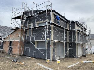 Chantier d'isolation extérieure sur construction neuve.