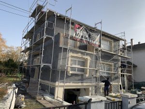 Chantier d'isolation extérieure et couverture dans le 67.