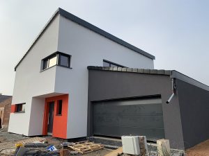 Chantier d'isolation extérieure sur construction neuve.
