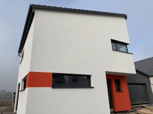 Chantier d'isolation extérieure sur construction neuve.