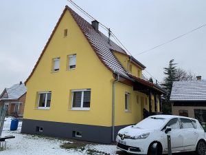 Chantier d'isolation extérieure avec ravalement de façade dans le 67.