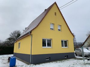 Chantier d'isolation extérieure avec ravalement de façade dans le 67.