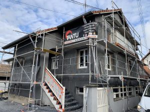 Chantier d'isolation extérieure et pose d'appuis de fenêtre dans le 67.