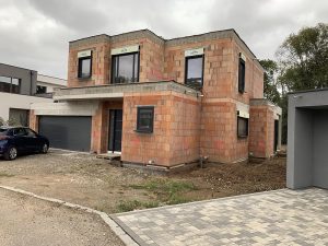 Chantier d'isolation extérieure avec ravalement de façade dans le 67.