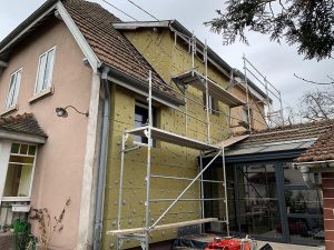 Chantier d'isolation extérieure d'une maison mitoyenne dans le 67.