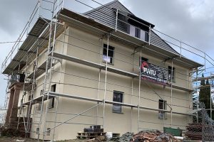 Chantier de remplacement de couverture, isolation extérieure, ravalement de façade et aménagement dans le 67.