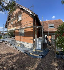 Chantier de ravalement de façade et traitement de toiture dans le 67.