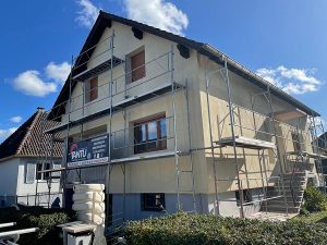 Chantier d'isolation extérieure et ravalement de façade à Souffelweyersheim.