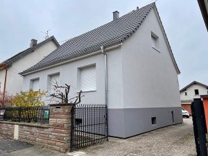Chantier d'isolation extérieure et de rénovation de la toiture à Haguenau.