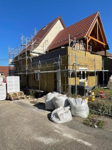 Chantier d'isolation extérieure et des rampants de la toiture.