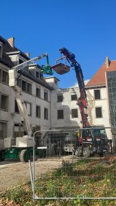 Chantier de rénovation de toiture alsacienne.