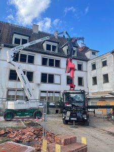 Chantier de rénovation de toiture alsacienne.