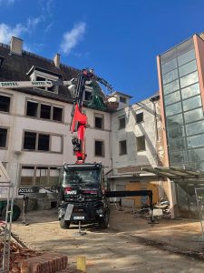 Chantier de rénovation de toiture alsacienne.