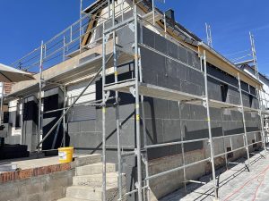 Chantier réfection de toiture et isolation extérieure.
