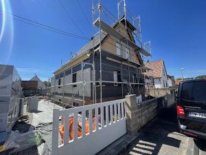 Chantier réfection de toiture et isolation extérieure.