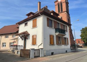 Ravalement de façade et zinguerie.