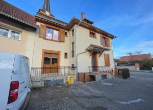 Ravalement de façade et zinguerie.