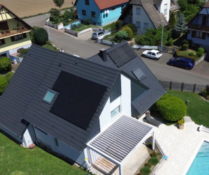 Pose de panneaux photovoltaïques à Reichstett.