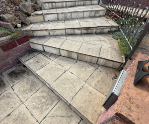 Habillage d'escalier extérieur.