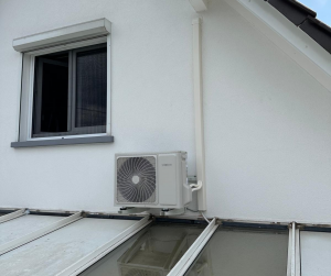 Pose d'une pompe à chaleur.