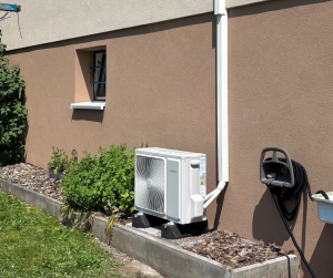 Pose d'une pompe à chaleur.