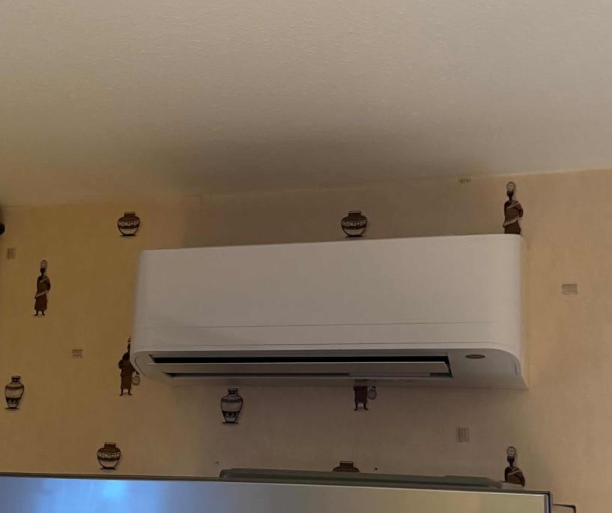 Pose de plusieurs climatisations.