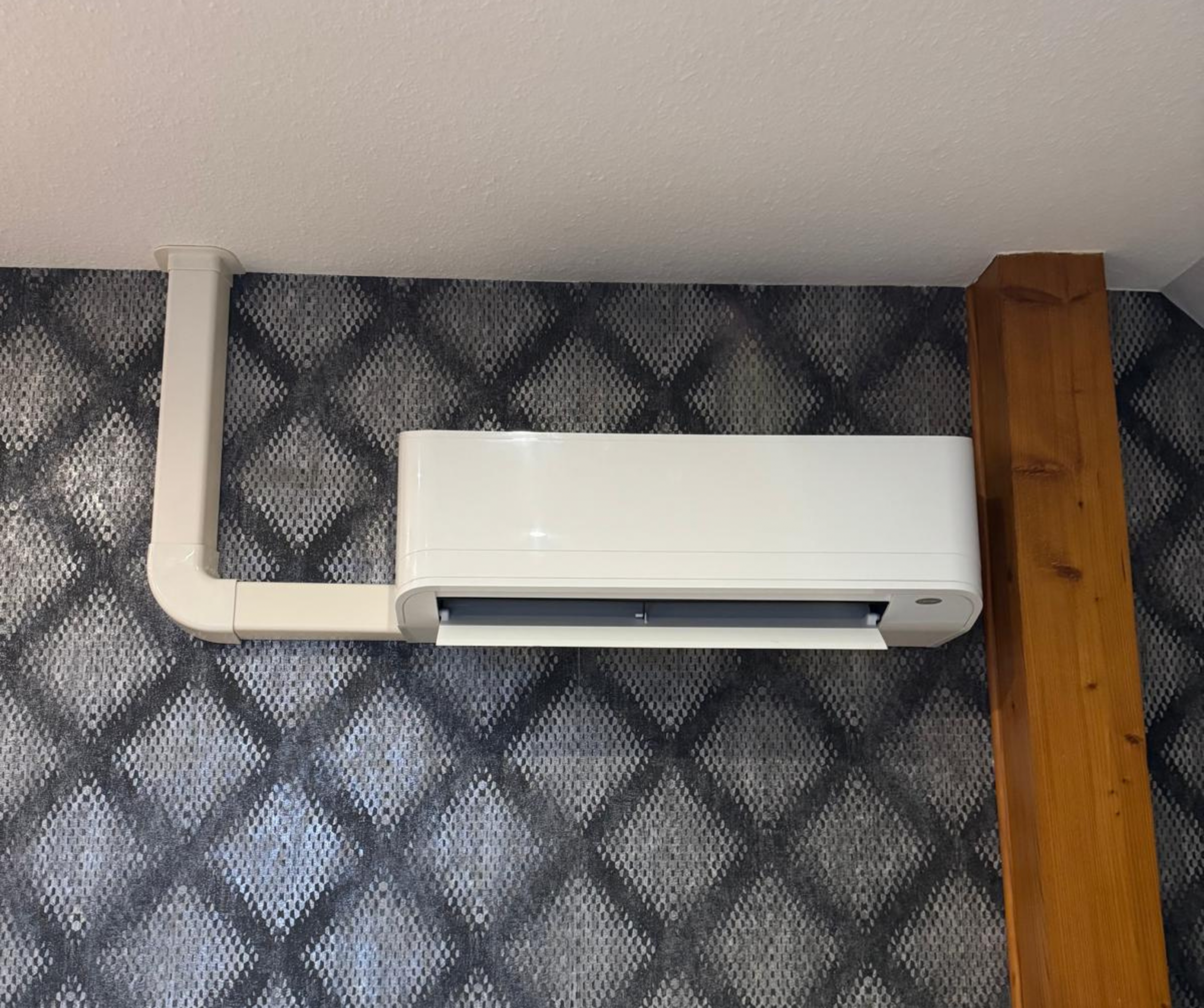 Pose de plusieurs climatisations.