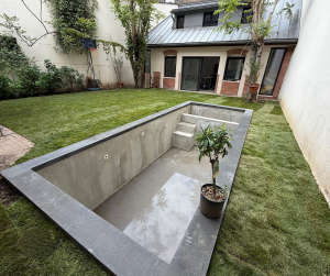 Construction d'une piscine.