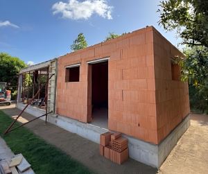 Construction d'un pool house.