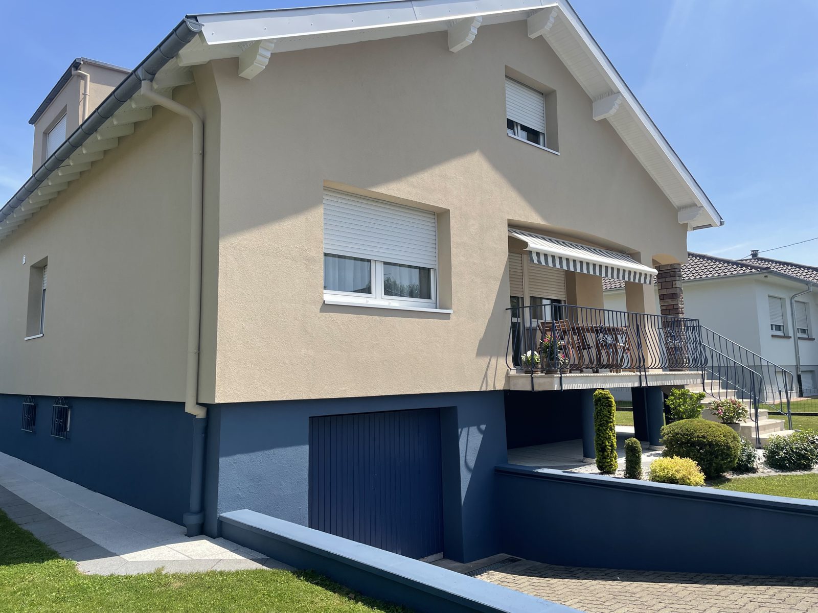 Façade de maison avec crépi neuf en Alsace